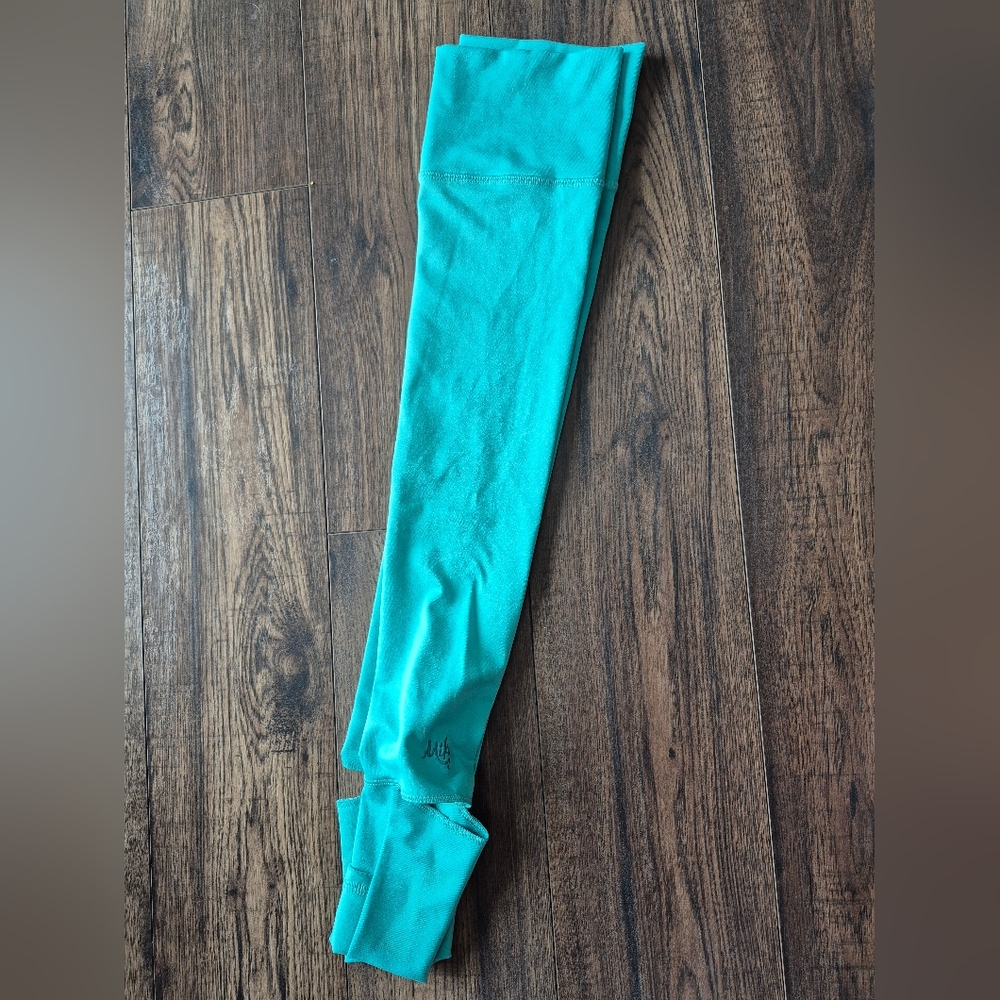 Mika Body Wear leg Warmers